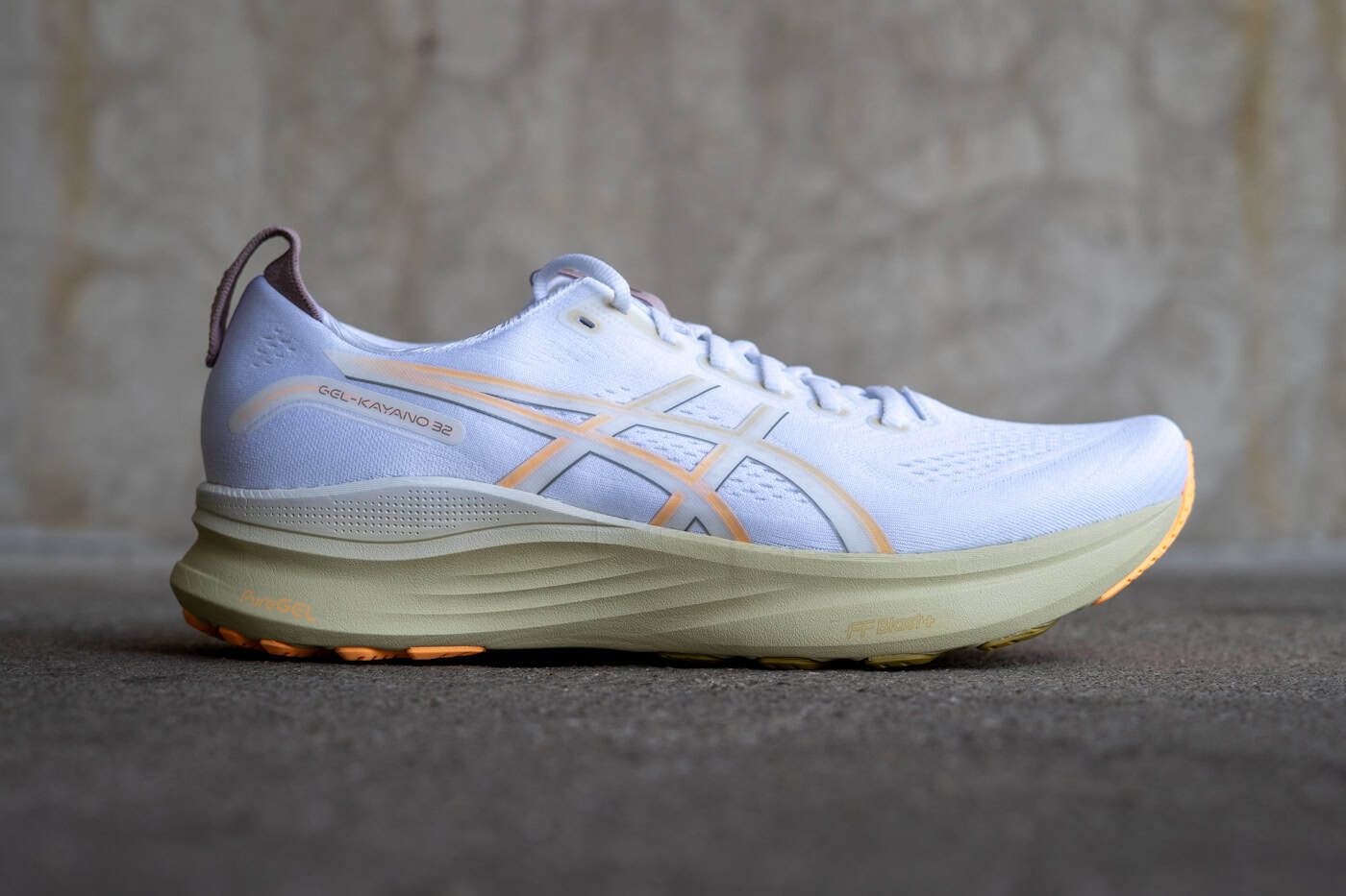 Asics Gel-Kayano 32 von der Seite – FlyteFoam Blast Plus Eco und stabiler Aufbau auf einen Blick