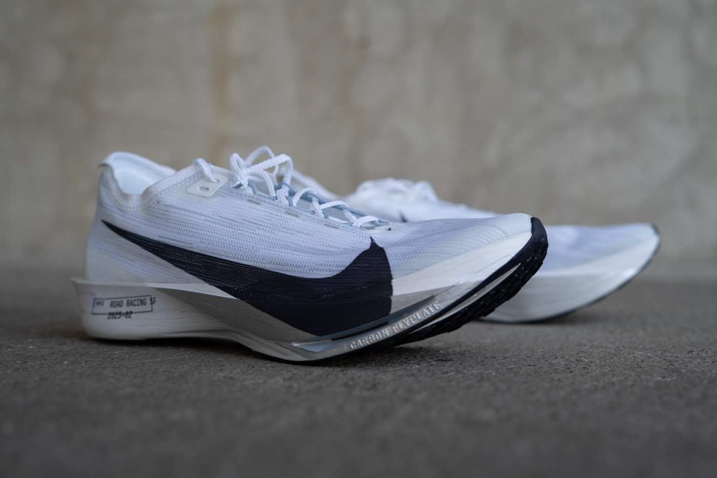 Nike Streakfly 2 von oben und seitlich – ultraleichtes Design mit aggressiver Silhouette für maximale Geschwindigkei