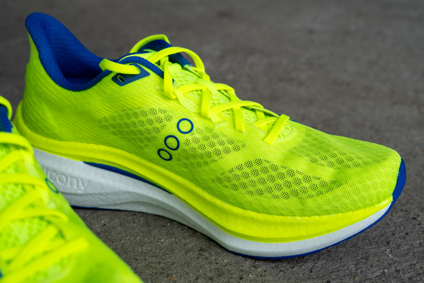 Saucony Endorphin Speed 5 – Tempo-Laufschuh mit sportlichem Mesh-Upper