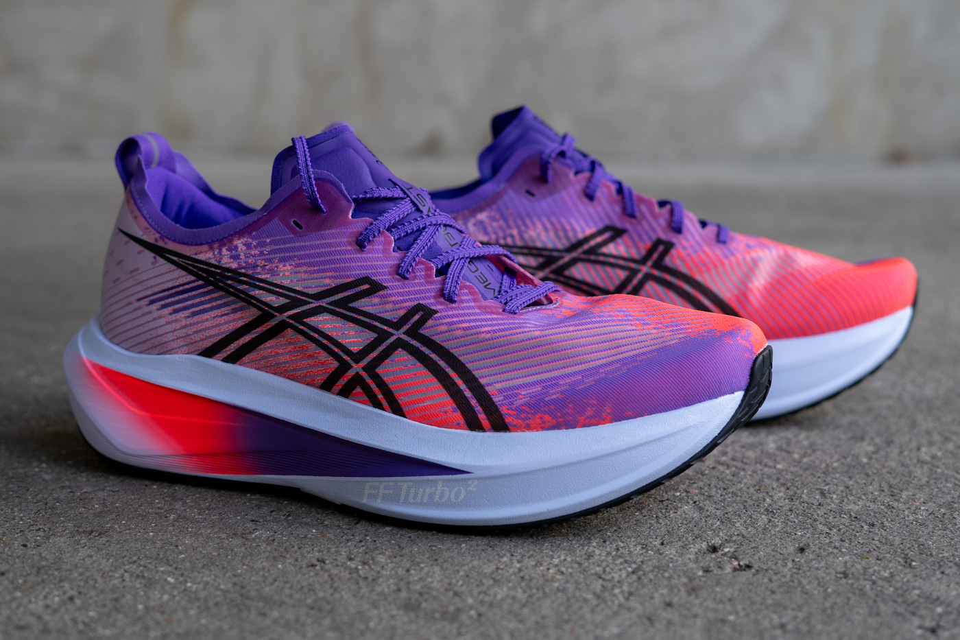 Asics Megablast kompletter Laufschuh – maximal gedämpfter Supertrainer mit 45 mm Stac