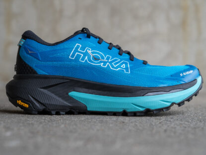 Hoka Mafate 5 – Seitenansicht mit Vibram-Megagrip-Außensohle
