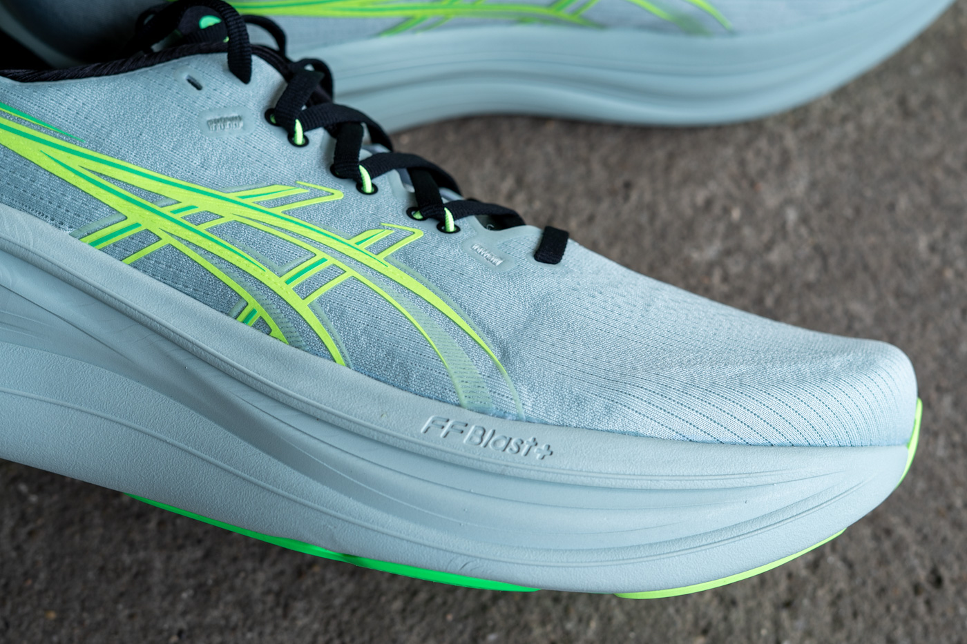 ASICS Gel-Nimbus 28 Seitenansicht mit FF Blast Plus Mittelsohle