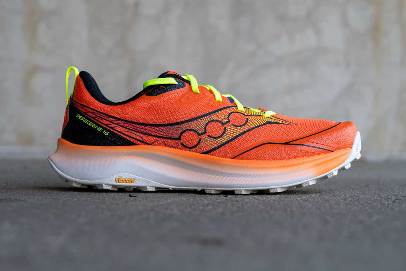 Saucony Peregrine 16 Seitenprofil mit PWRRUN Mittelsohle