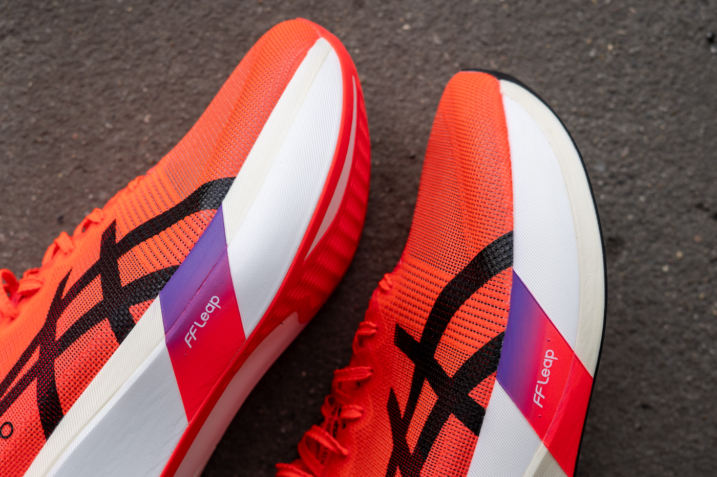 Vergleich der Mittelsohlen: Sky Tokyo vs Edge Tokyo mit Carbonplatte