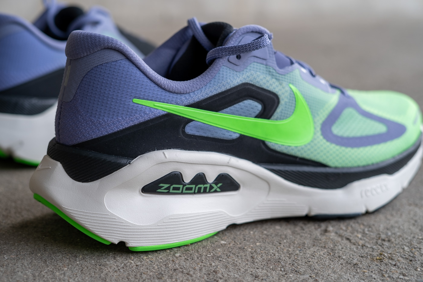 ZoomX und ReactX Dual Foam Mittelsohle im Nike Structure Plus