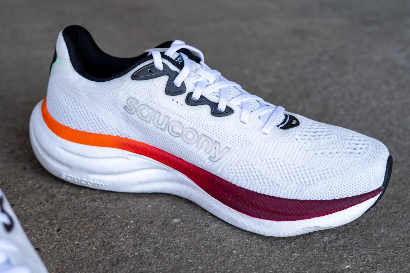 Mesh-Obermaterial des Saucony Ride 19 im Detail