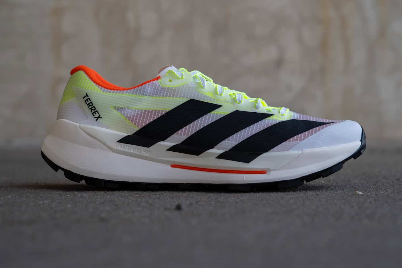 Adidas Terrex Agravic TT seitliche Ansicht Trailschuh 2026
