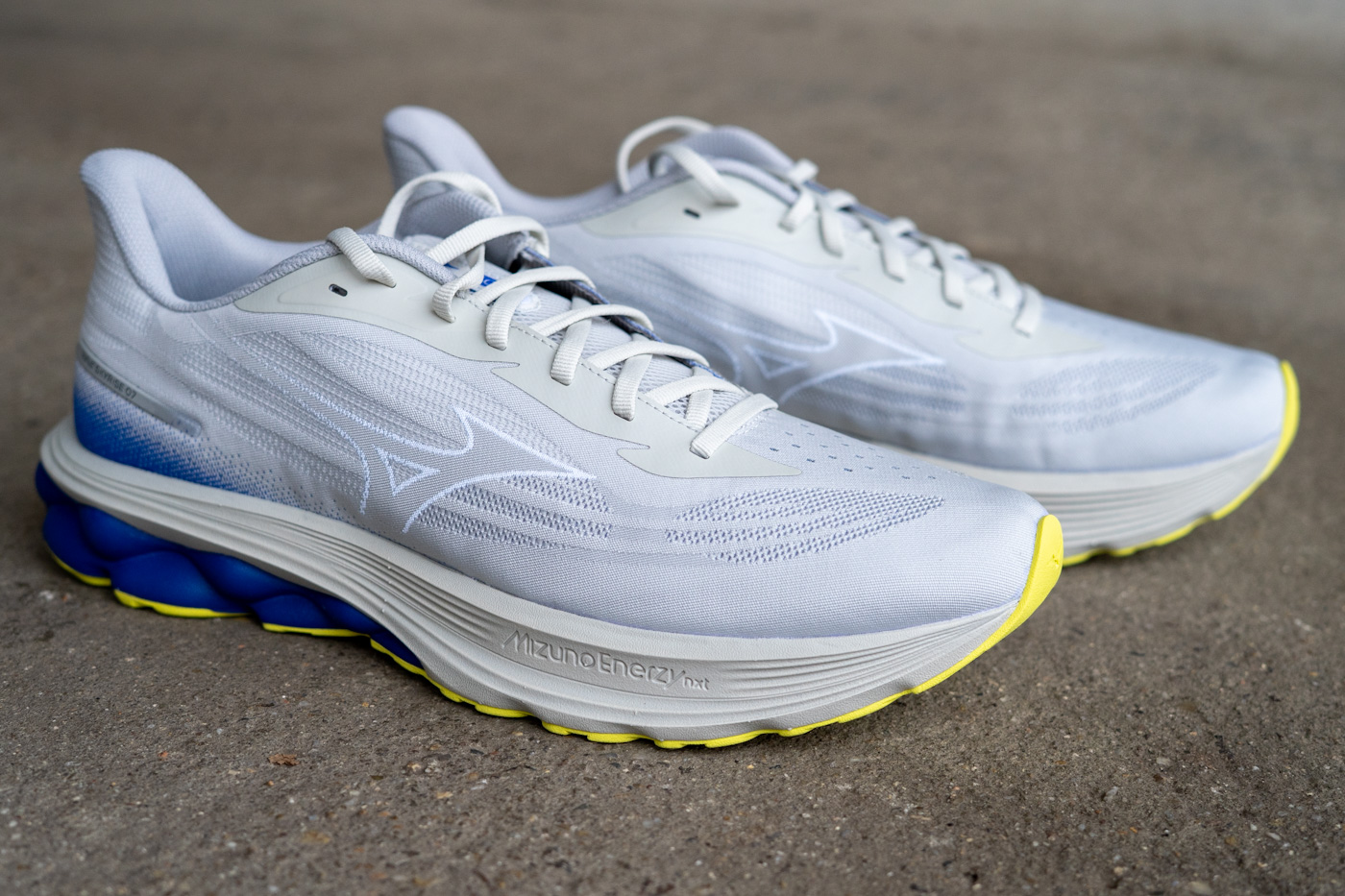 Mizuno Wave Skyrise 7 Enerzy-NXT-Mittelsohle Wave-Platte Detail