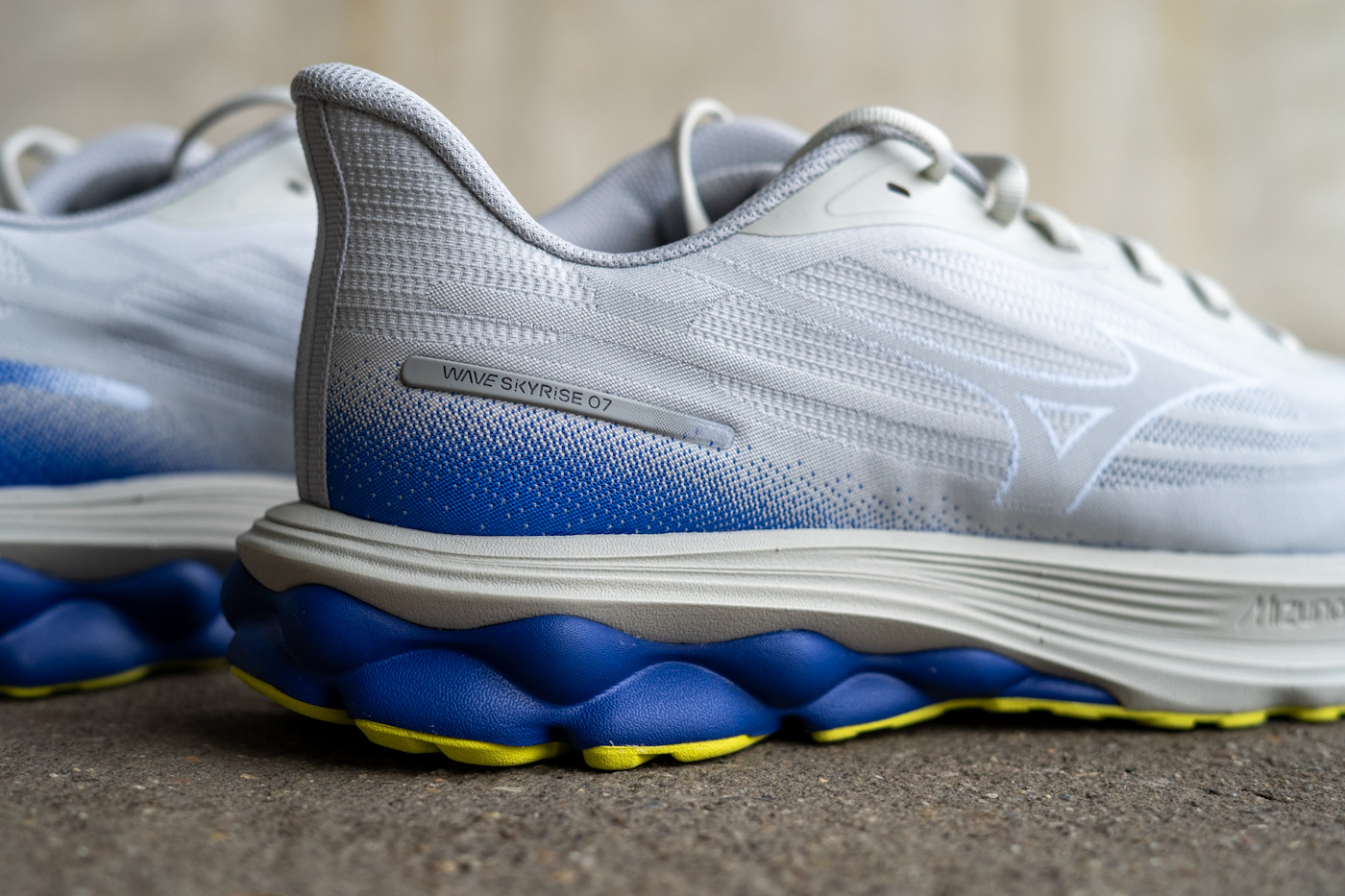 Mizuno Wave Skyrise 7 Engineered-Mesh-Upper Fersenpolsterung Detail