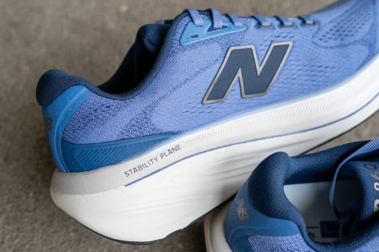 New Balance 860 v15 Fresh-Foam-X Mittelsohle Stability-Plane Detail