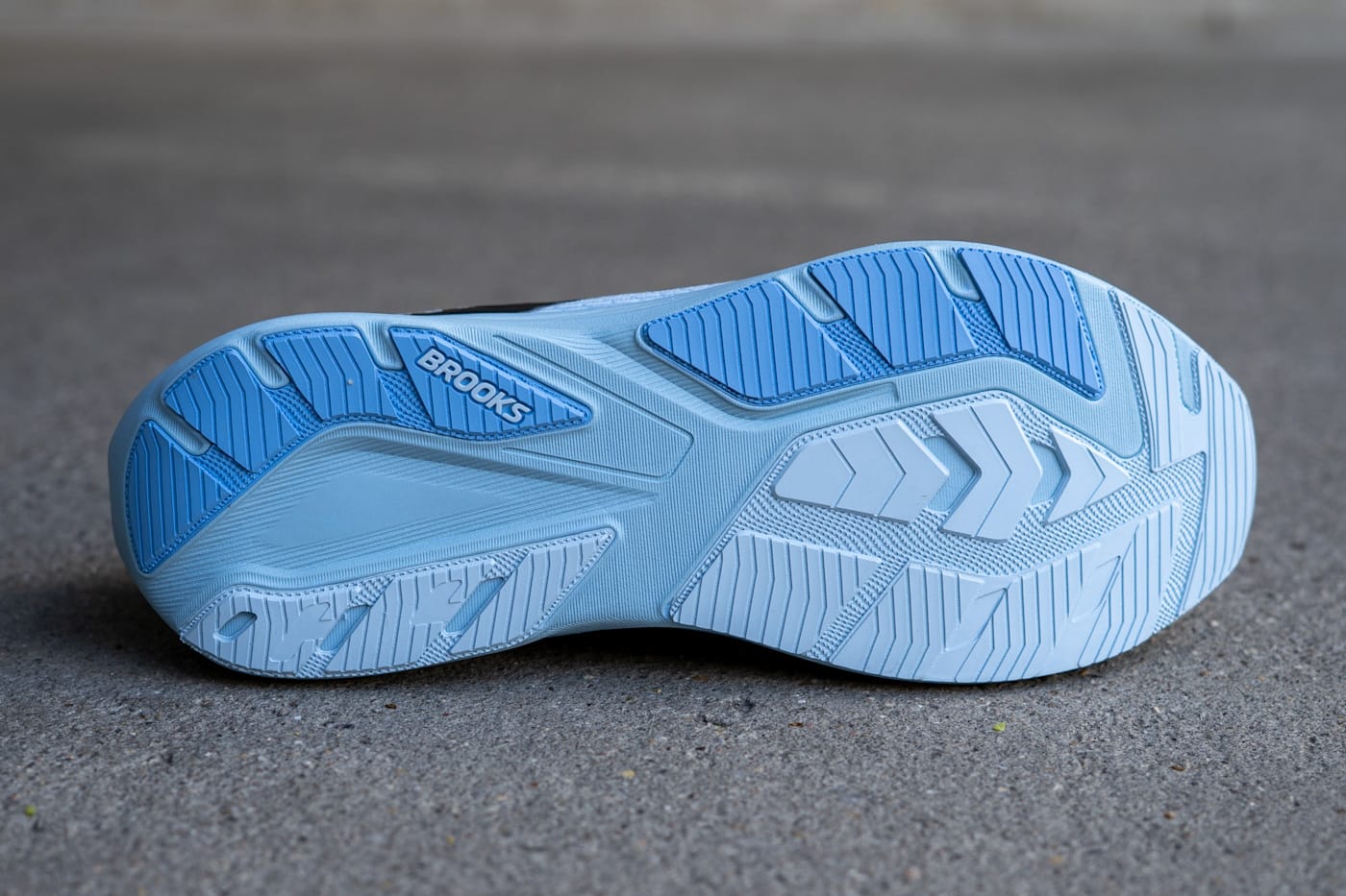 Brooks Ghost AMP Außensohle Gummi Grip auf Asphalt