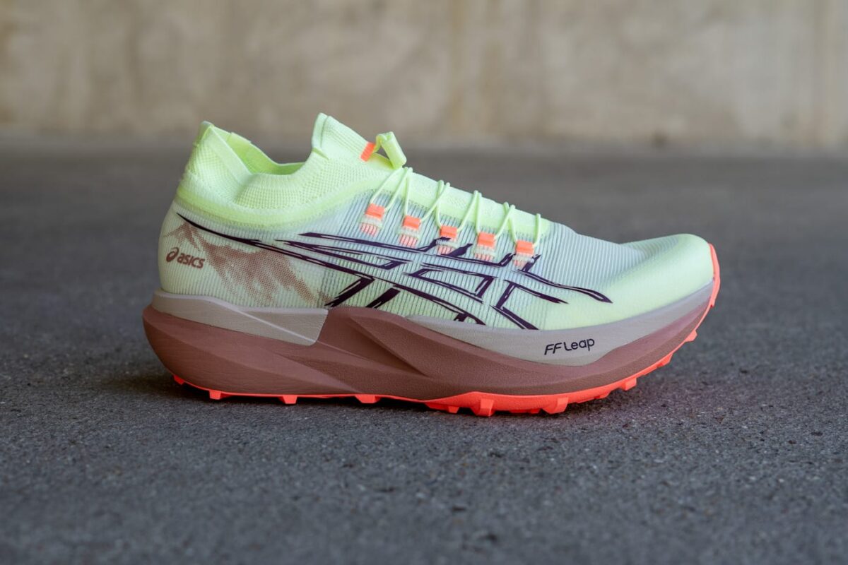 Asics Metafuji Trail 2 seitliche Ansicht Trail-Racer