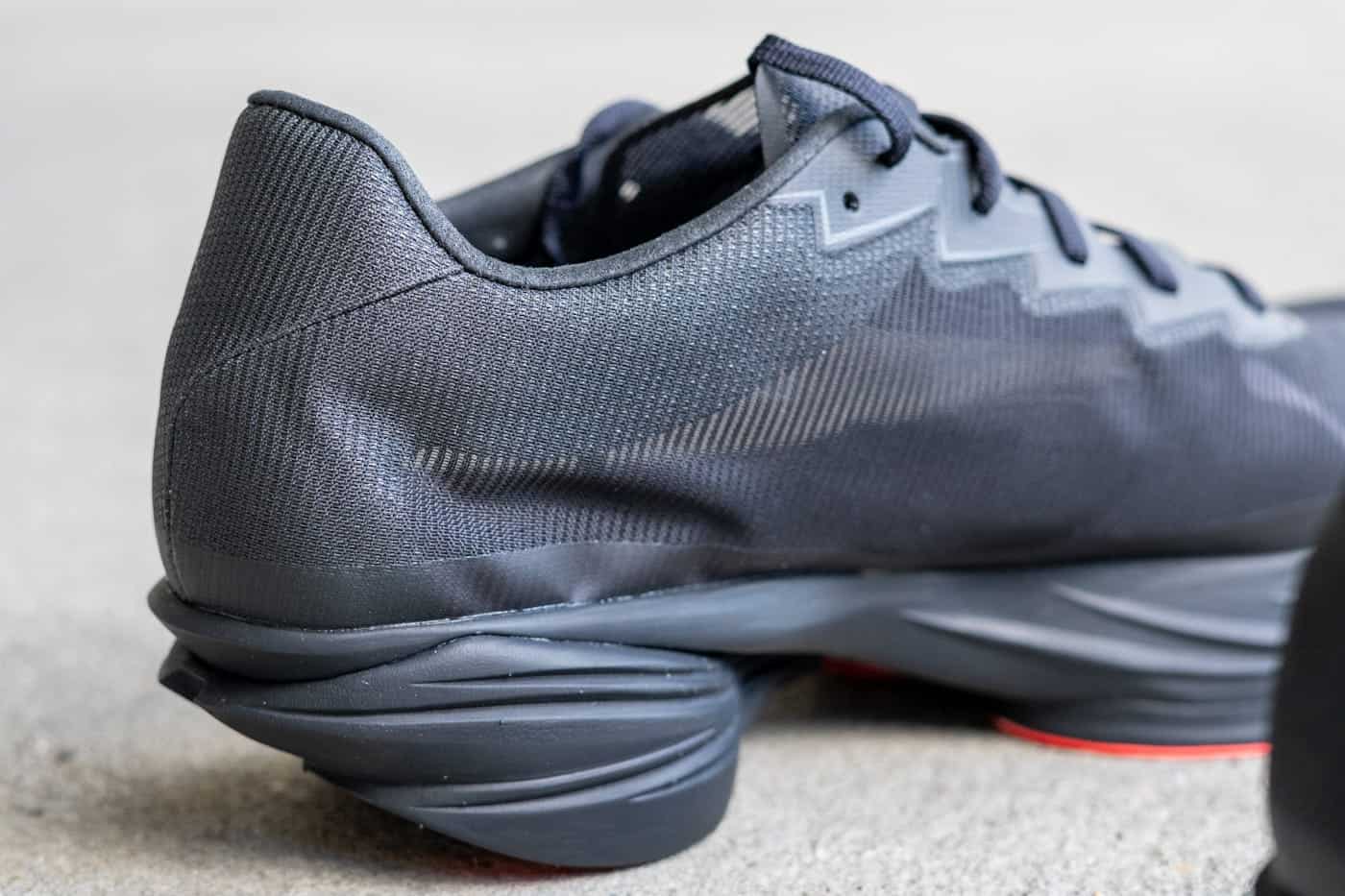 Puma Fast-R Nitro Elite 3 geteilte Mittelsohle freiliegende PWRPLATE Detail