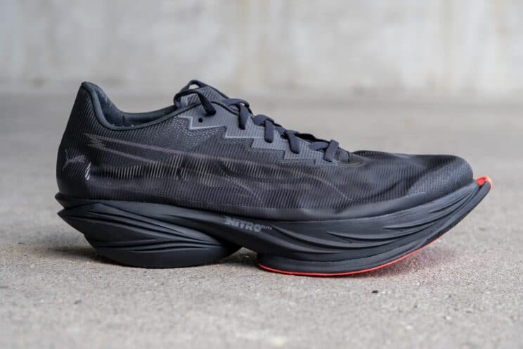 Puma Fast-R Nitro Elite 3 seitliche Ansicht Carbon-Racer