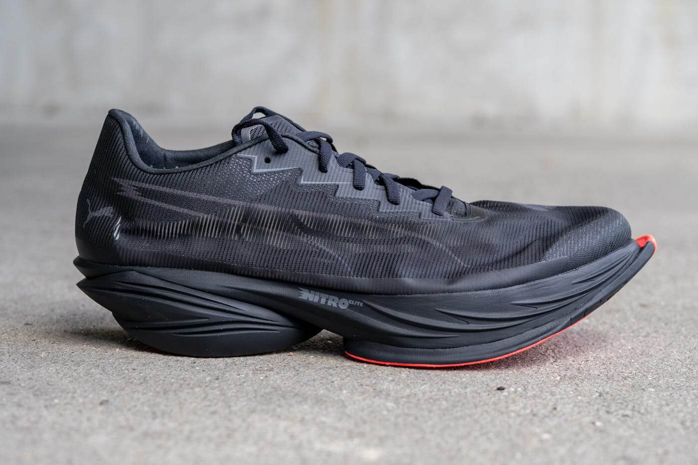 Puma Fast-R Nitro Elite 3 seitliche Ansicht Carbon-Racer