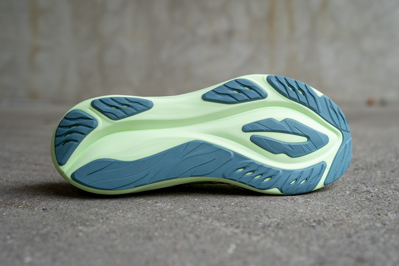 Asics GT-2000 15 AHAR-LO-Außensohle AHARPLUS Ferse Grip