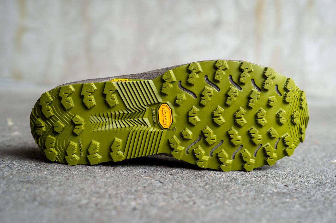 New Balance Rebel Trail Vibram Megagrip 5mm Stollen Außensohle Detail
