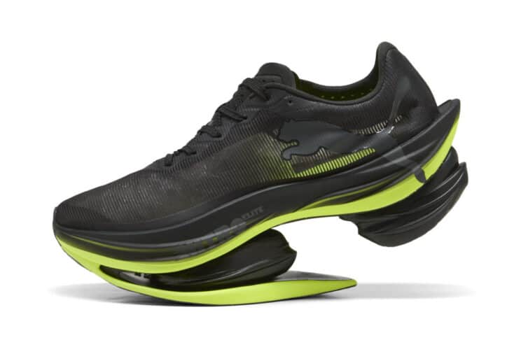 Puma Fast-RB Nitro Elite 2 seitliche Ansicht Carbon-Laufschuh