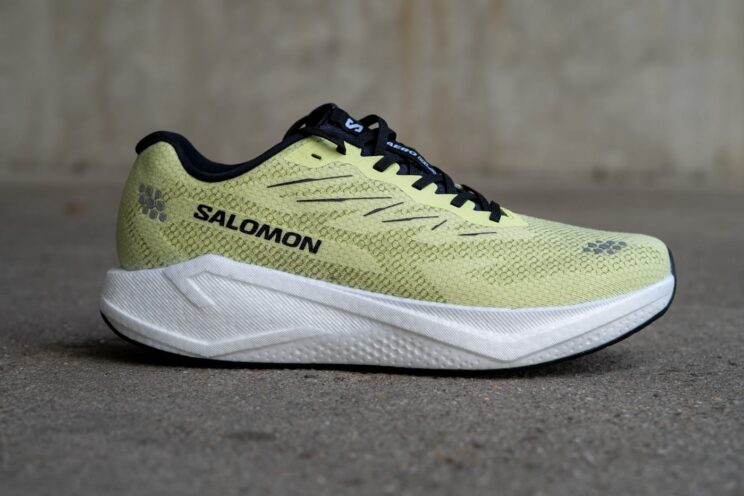 Salomon Aero Blaze 4 seitliche Ansicht Daily Trainer