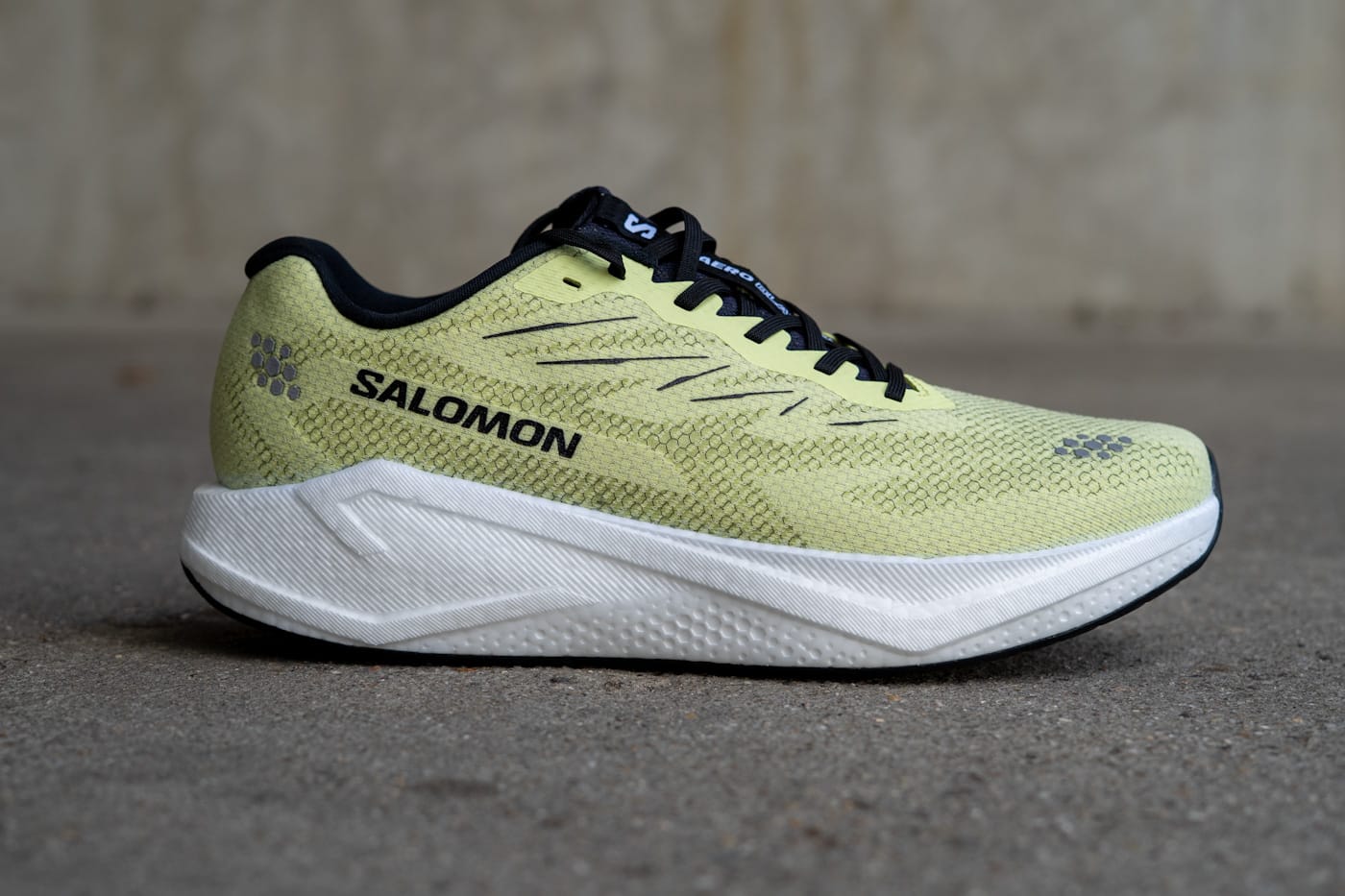 Salomon Aero Blaze 4 seitliche Ansicht Daily Trainer